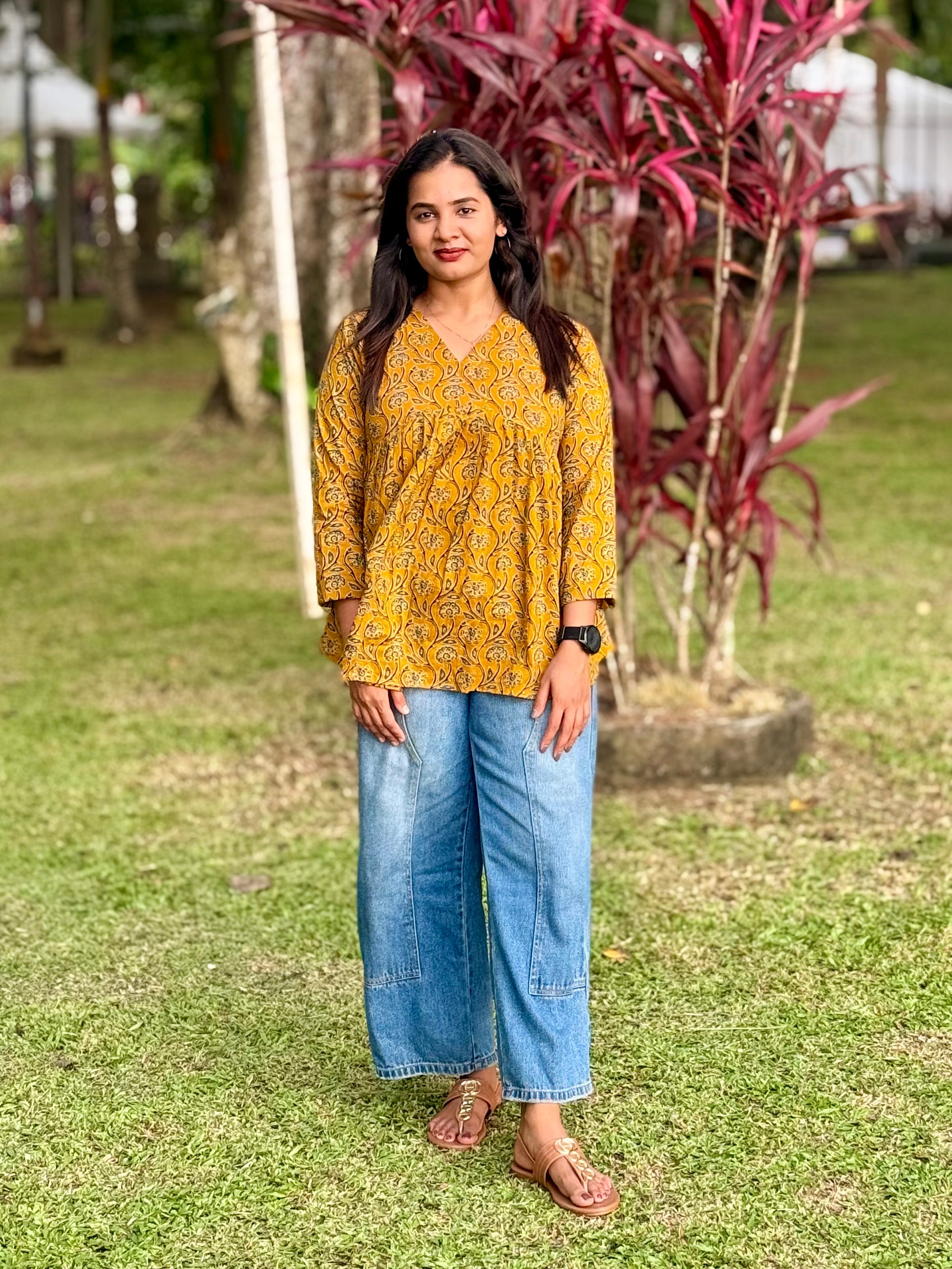 Cotton short kurti perfect for a cool and classy look - KLA9293