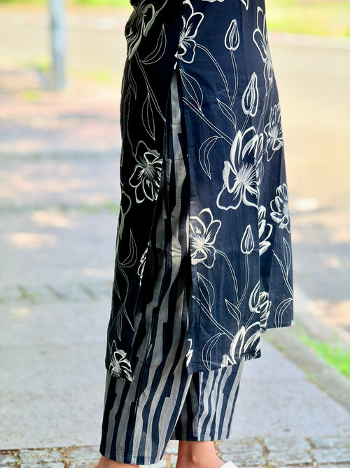 Black cotton fabric with printed design - KLA 9043