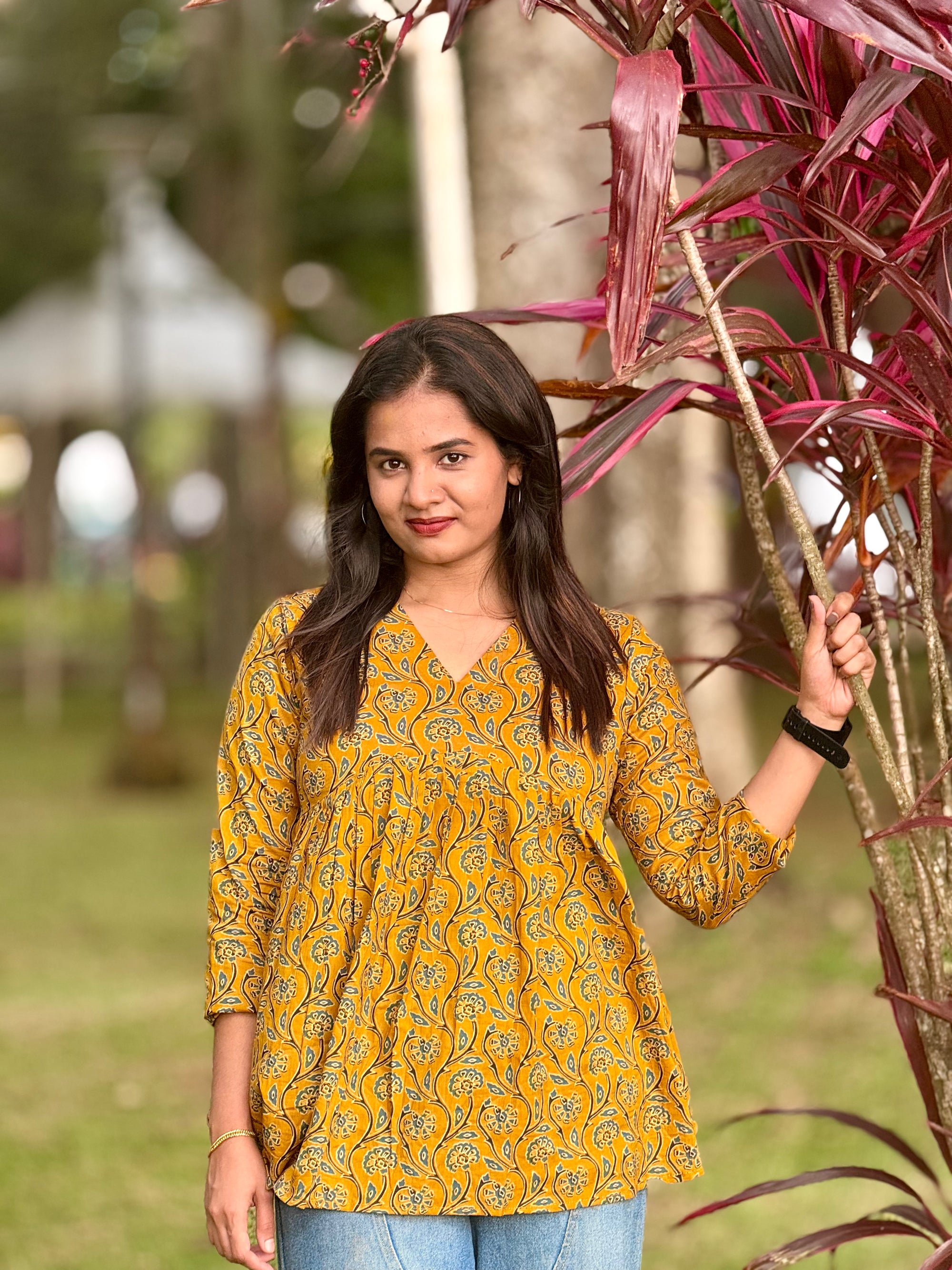 Cotton short kurti perfect for a cool and classy look - KLA9293
