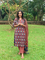 KLA 9204- Elegant 3-piece cotton kurti set for a stylish look.